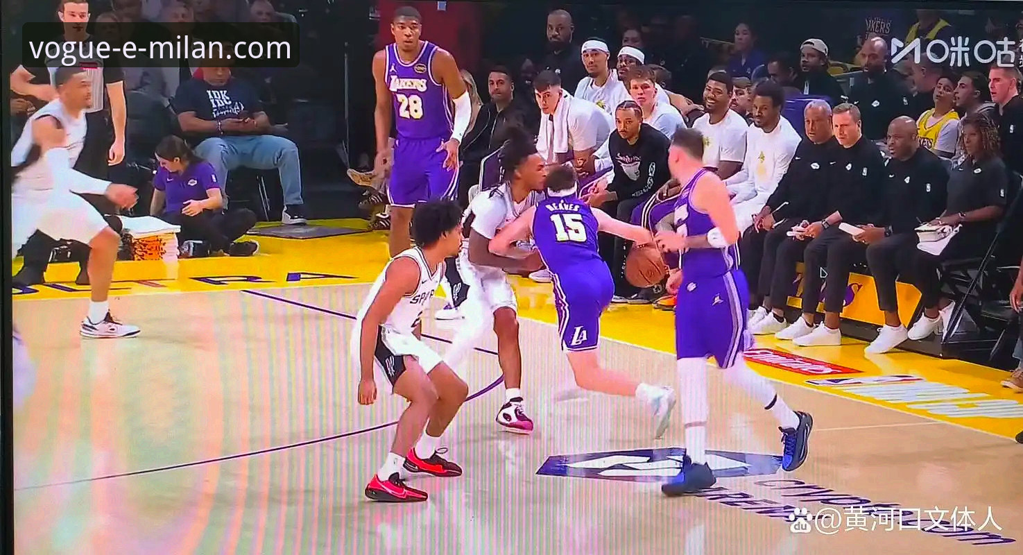 湖人三节奠定胜局，东契奇43分闪耀：米兰体育平台v3.1.5观赛体验深度评测